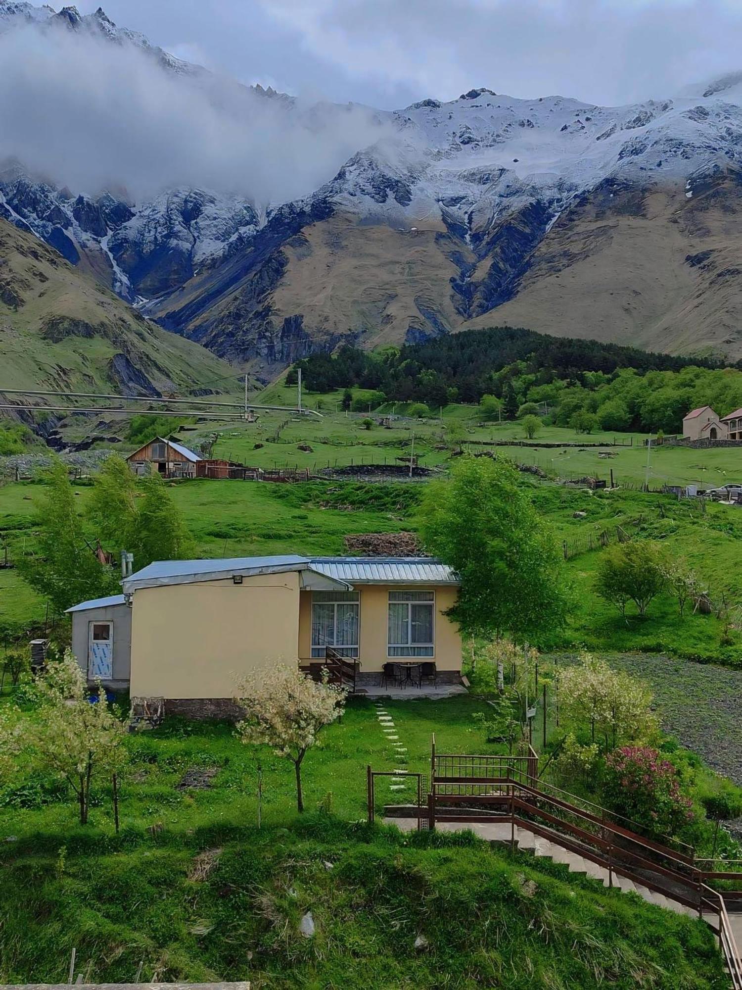 Mountain Kazbegi Apartment Екстер'єр фото